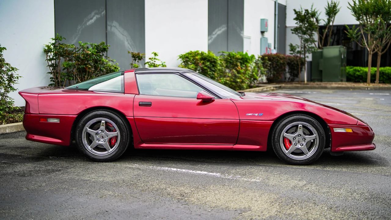 1990 Chevrolet Corvette C4 ZR1 - Image 17 of 31