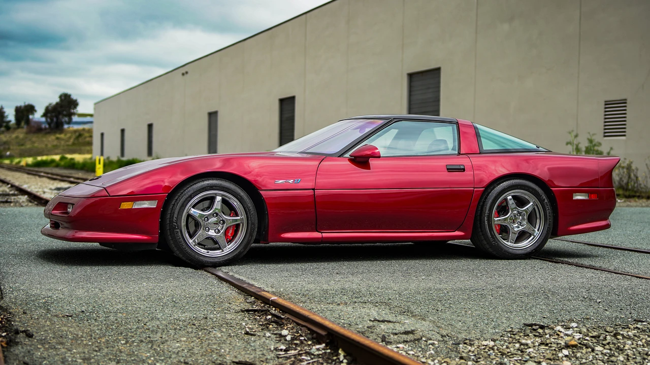 1990 Chevrolet Corvette C4 ZR1 - Image 6 of 31