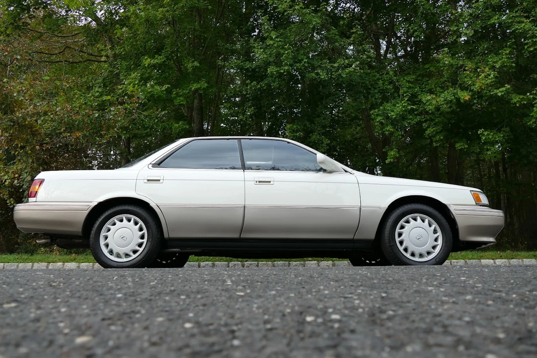 1990 Lexus ES 1st Gen - Image 17 of 31