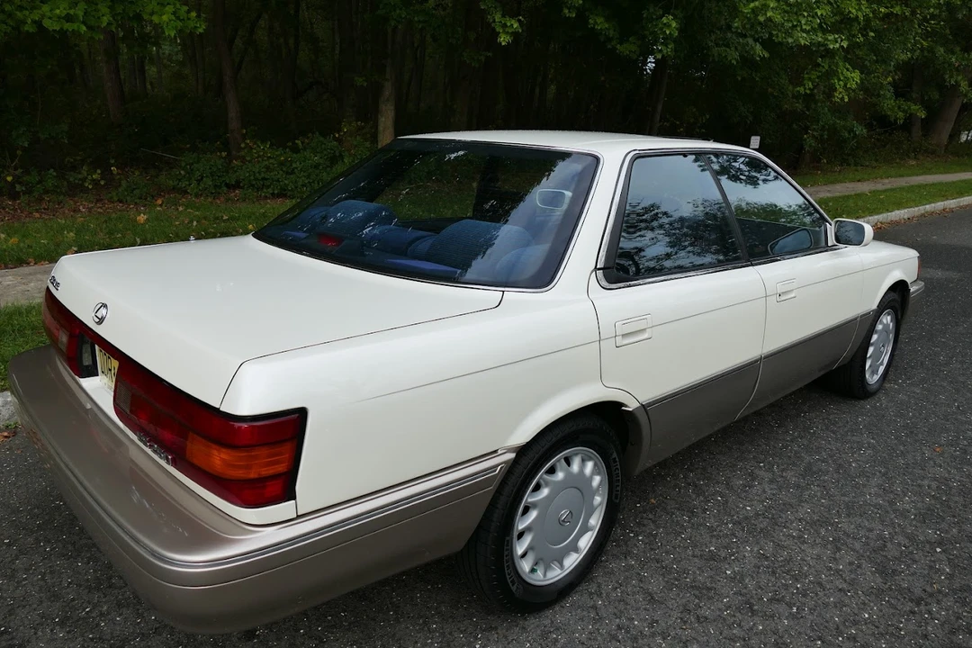 1990 Lexus ES 1st Gen - Image 16 of 31