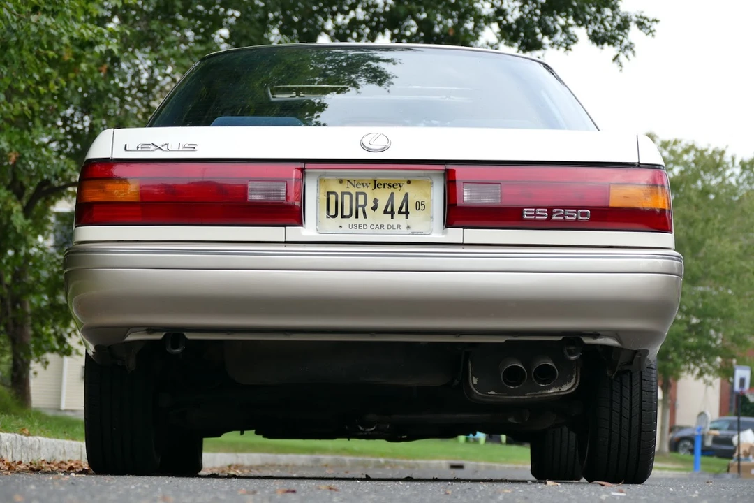 1990 Lexus ES 1st Gen - Image 10 of 31