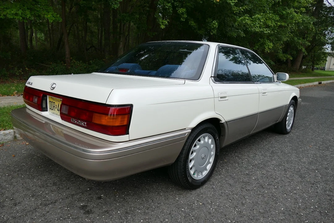 1990 Lexus ES 1st Gen - Image 14 of 31