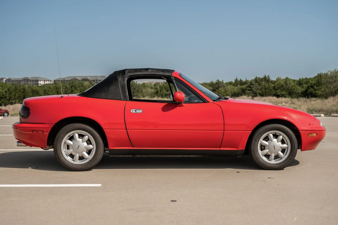 1990 Mazda NA MX-5 Miata - Image 14 of 31