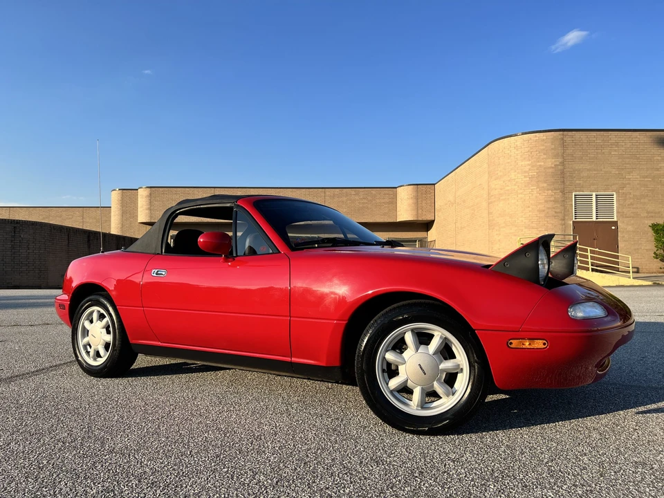 1990 Mazda NA MX-5 Miata - Image 17 of 31