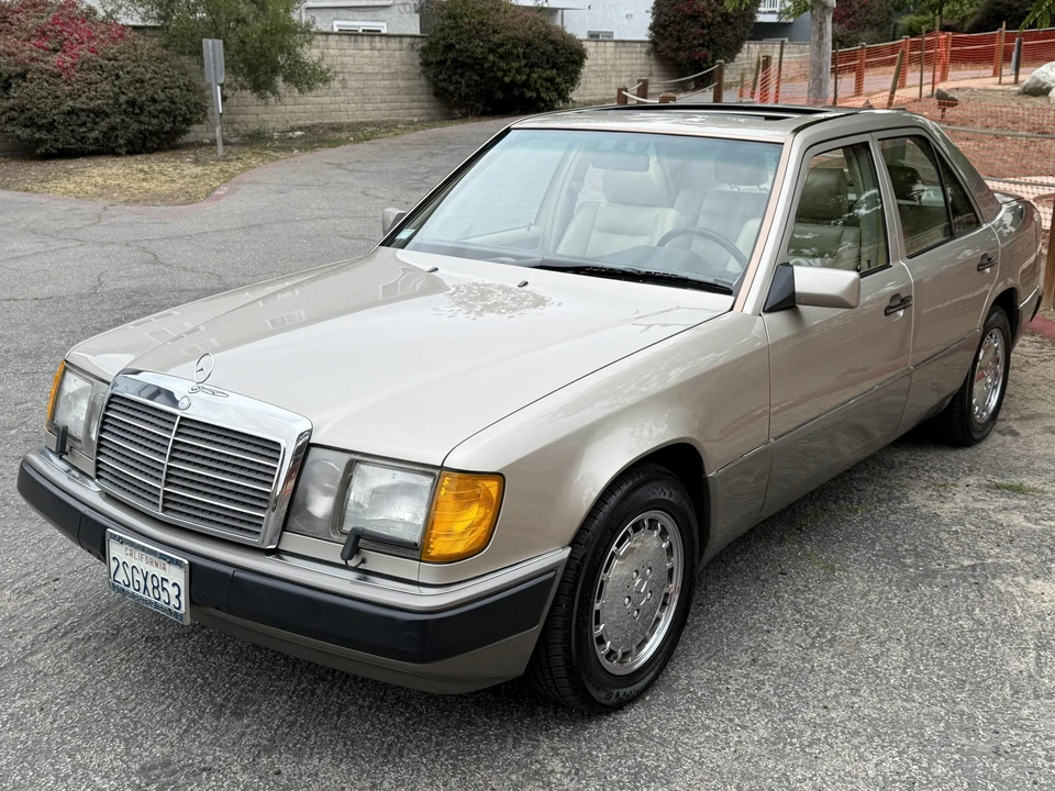 1990 Mercedes-Benz W124 E-Class - Image 4 of 31