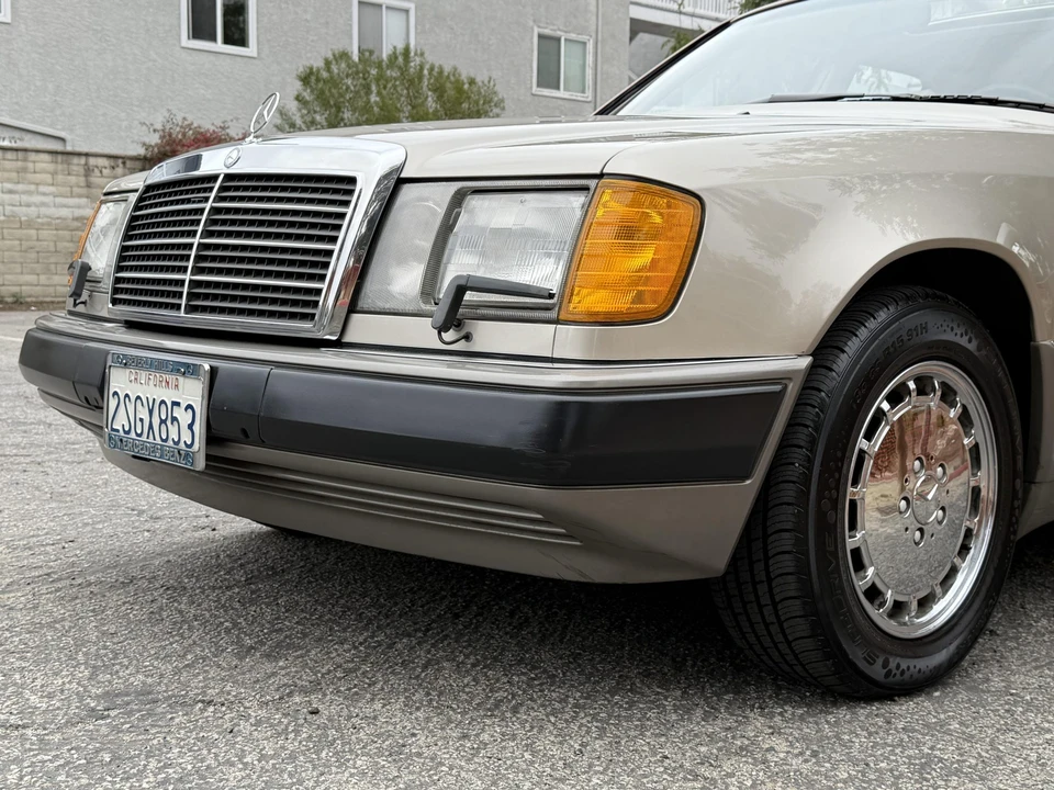 1990 Mercedes-Benz W124 E-Class - Image 27 of 31