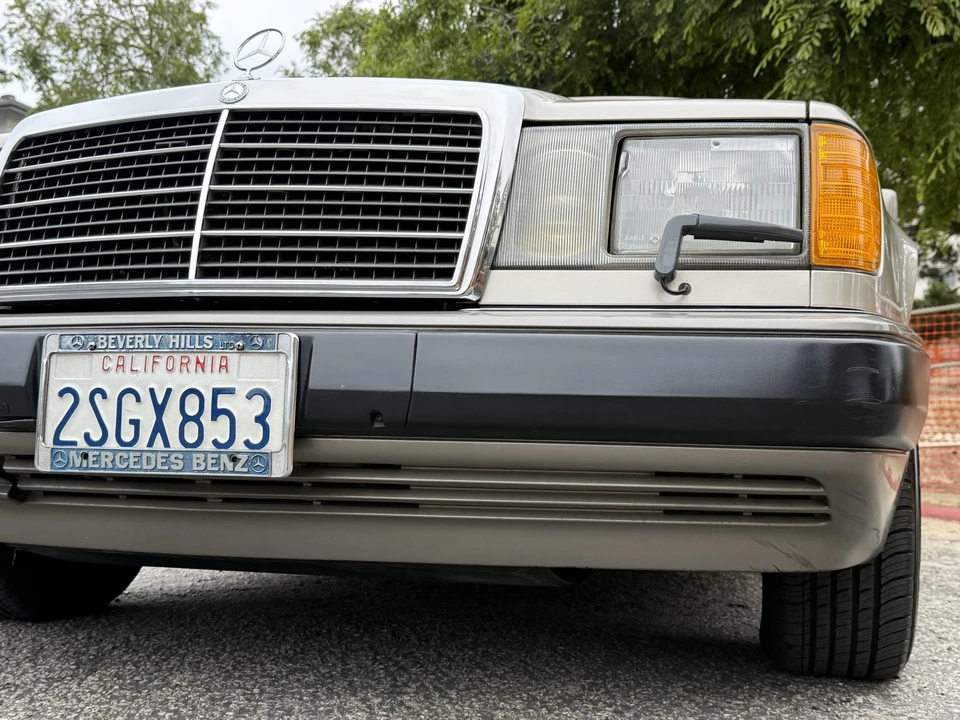 1990 Mercedes-Benz W124 E-Class - Image 29 of 31