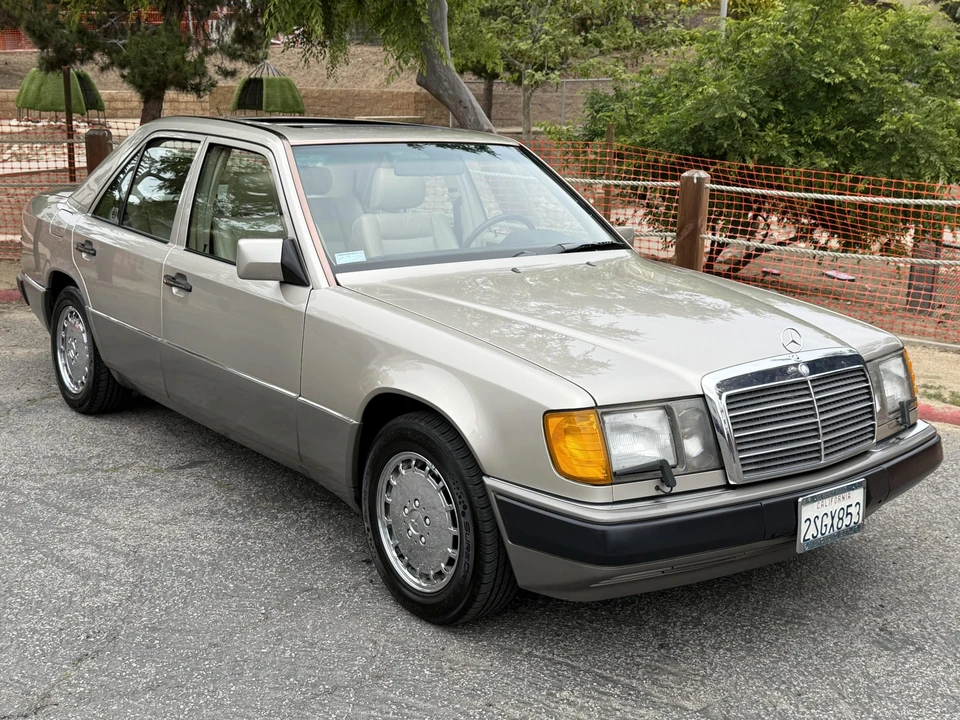 1990 Mercedes-Benz W124 E-Class - Image 7 of 31