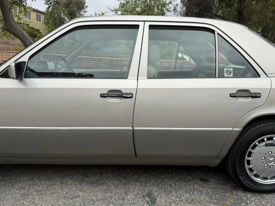 1990 Mercedes-Benz W124 E-Class - Image 22 of 31