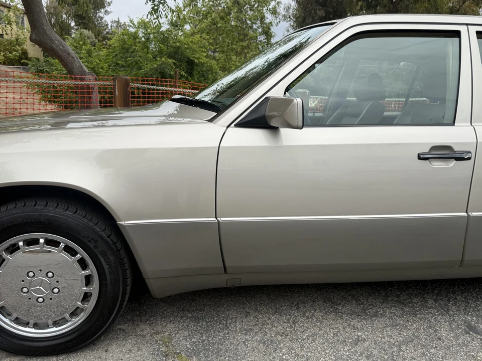 1990 Mercedes-Benz W124 E-Class - Image 21 of 31