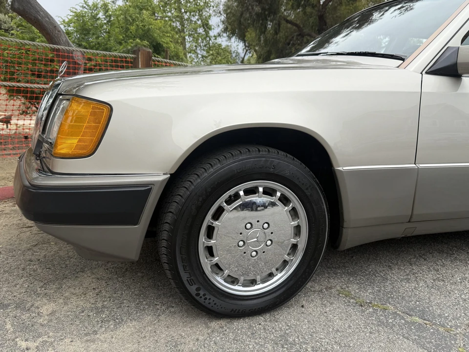 1990 Mercedes-Benz W124 E-Class - Image 20 of 31