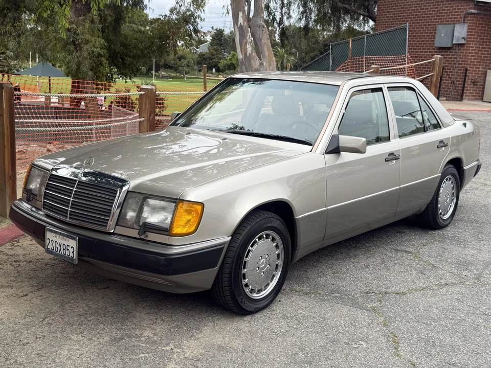 1990 Mercedes-Benz W124 E-Class - Image 3 of 31