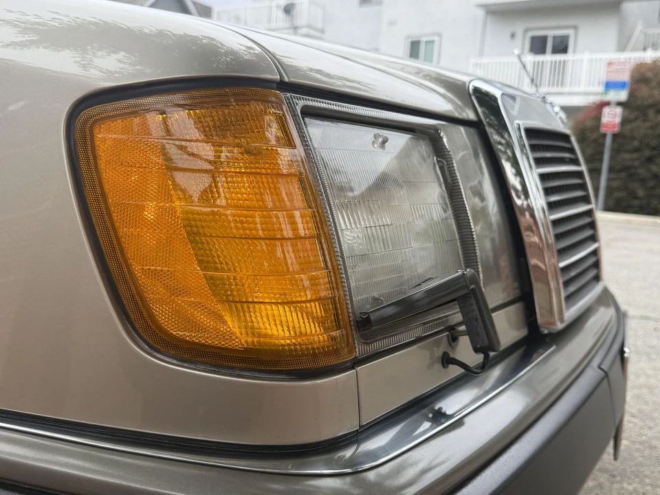1990 Mercedes-Benz W124 E-Class - Image 30 of 31