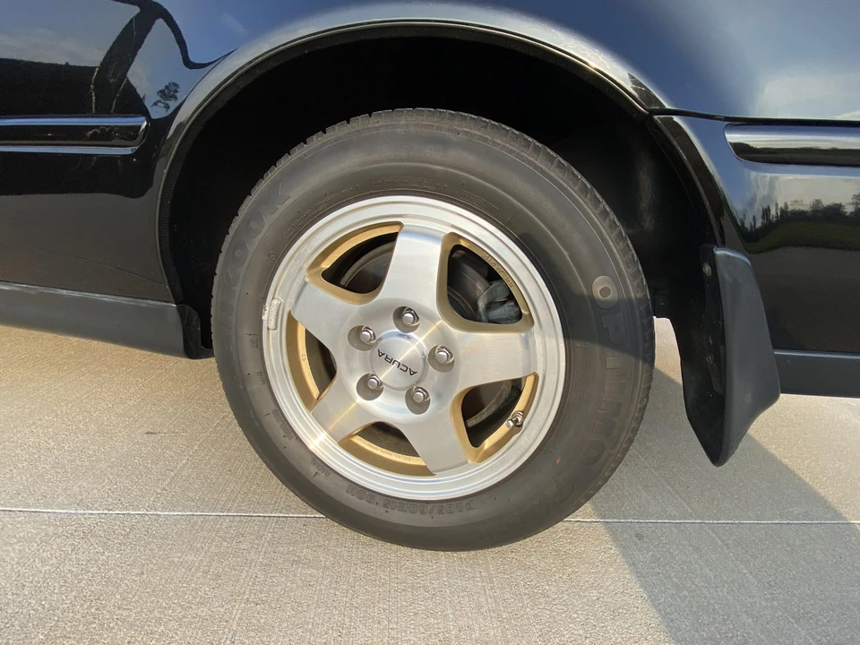 1992 Acura Legend 2nd Gen - Image 25 of 31