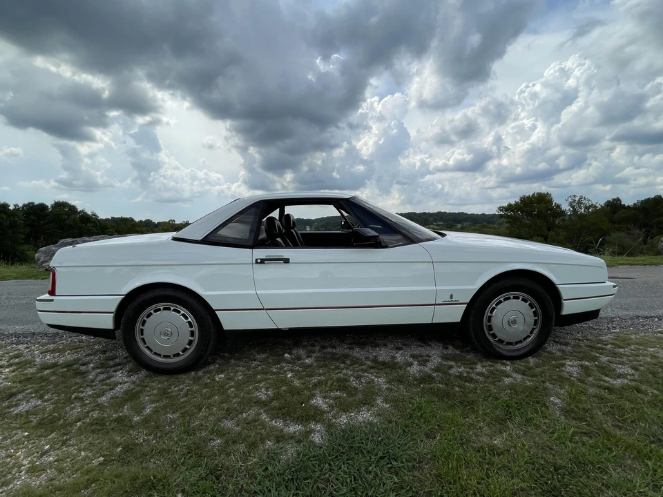 1992 Cadillac Allante - Image 18 of 31