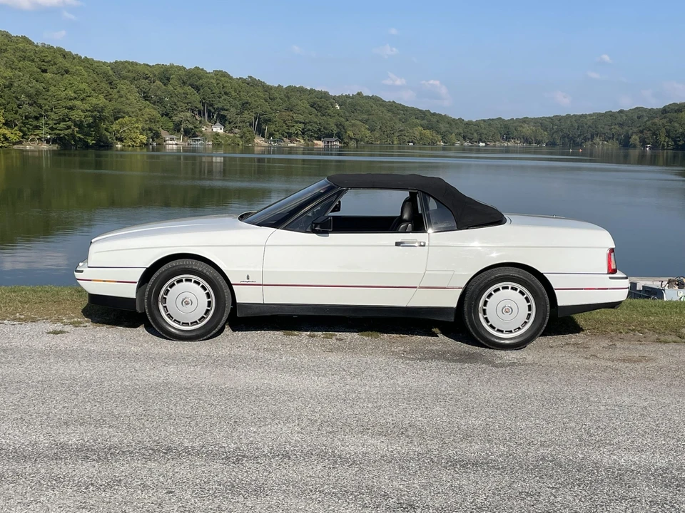 1992 Cadillac Allante - Image 15 of 31