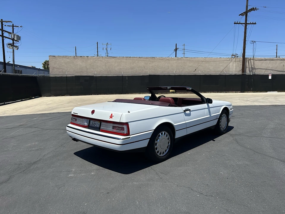 1993 Cadillac Allante - Image 19 of 31