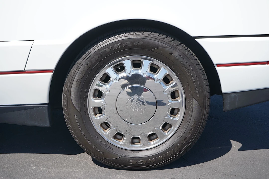1993 Cadillac Allante - Image 28 of 31