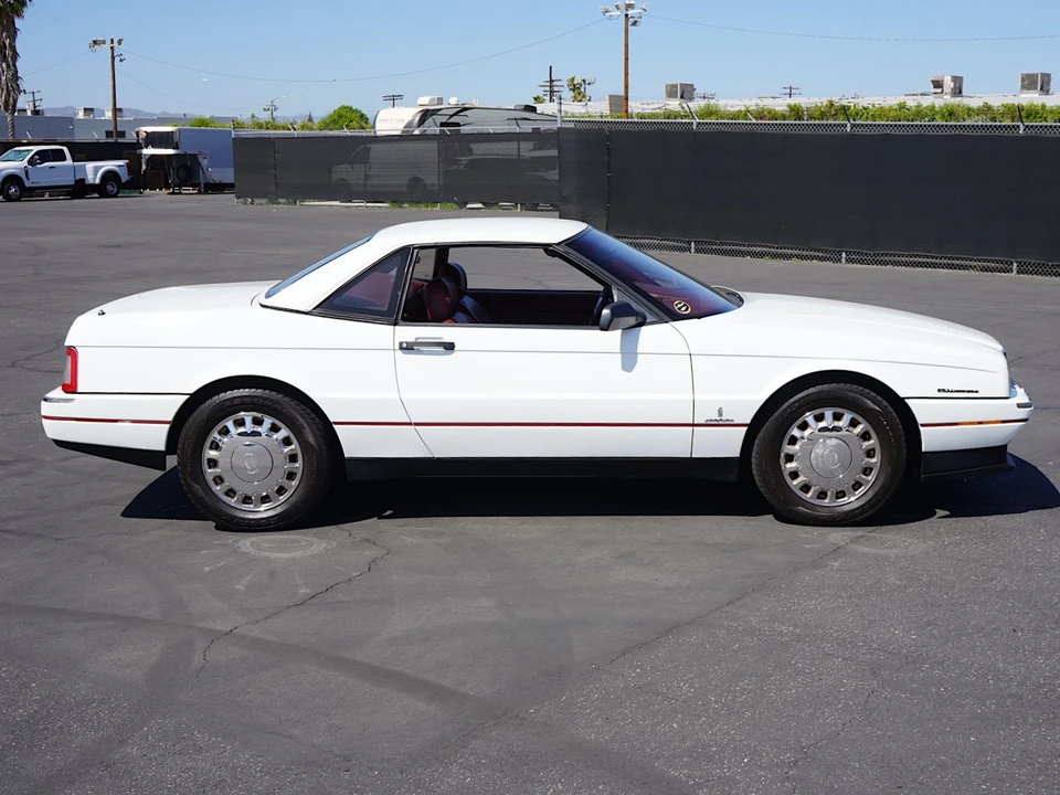 1993 Cadillac Allante - Image 9 of 31