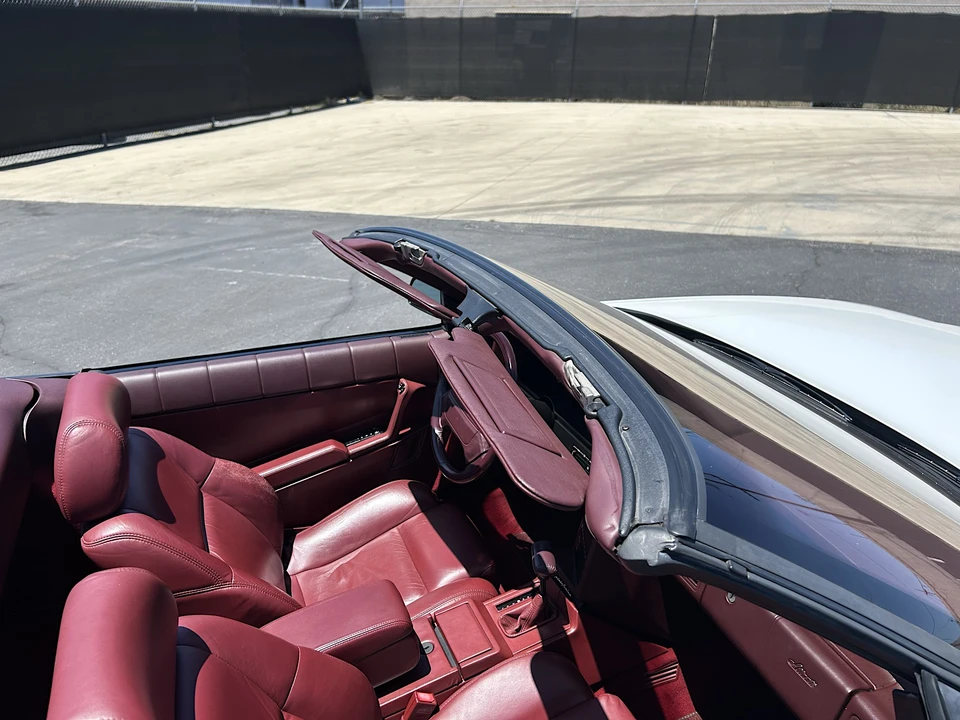 1993 Cadillac Allante - Image 20 of 31
