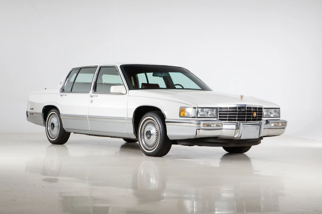 1993 Cadillac DeVille 7th Gen - Image 6 of 31