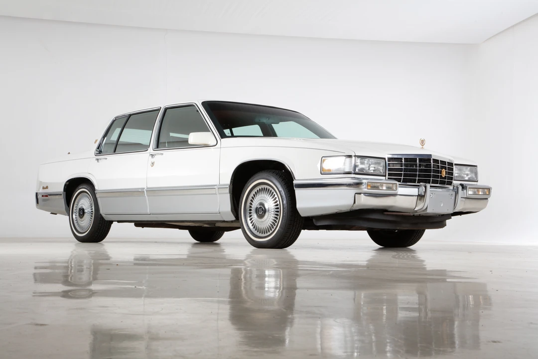 1993 Cadillac DeVille 7th Gen - Image 9 of 31