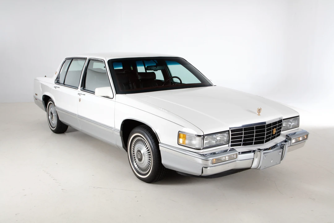 1993 Cadillac DeVille 7th Gen - Image 5 of 31