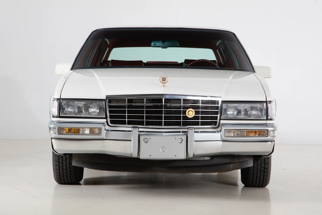 1993 Cadillac DeVille 7th Gen - Image 4 of 31