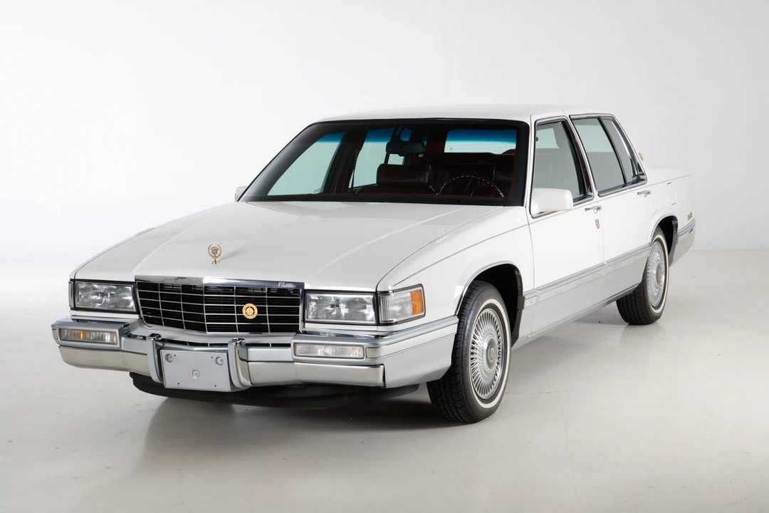 1993 Cadillac DeVille 7th Gen - Image 3 of 31