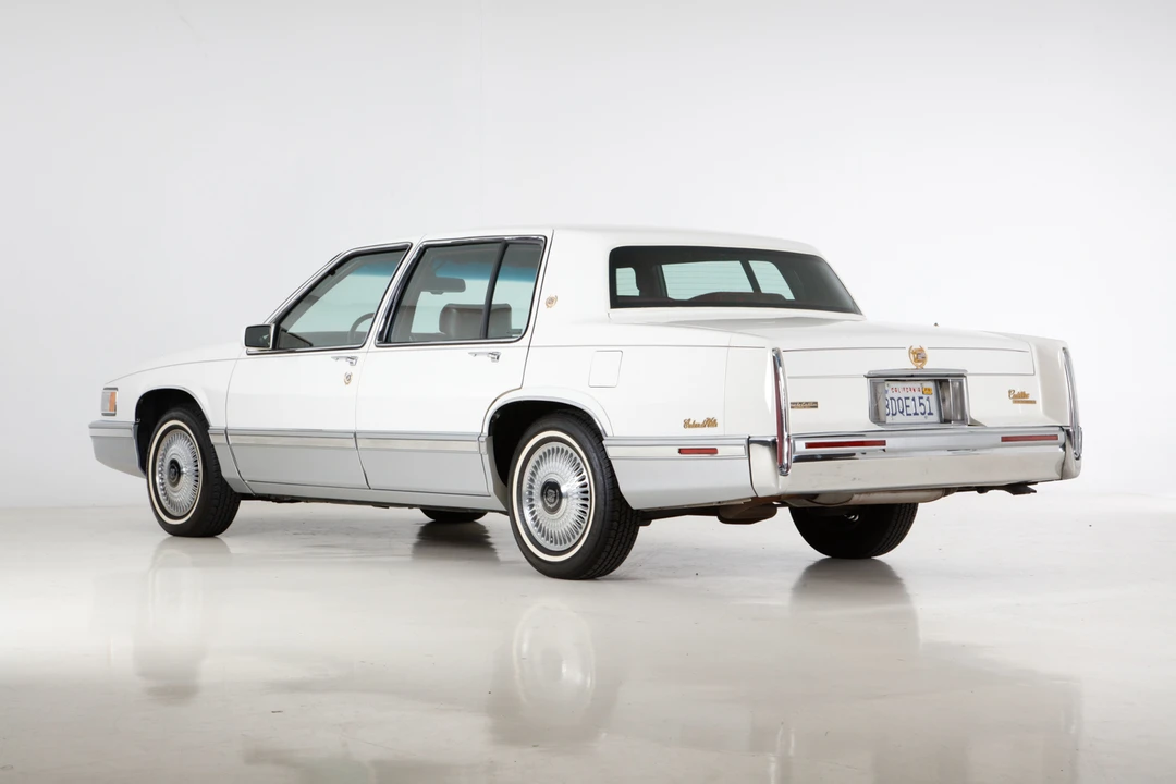 1993 Cadillac DeVille 7th Gen - Image 16 of 31