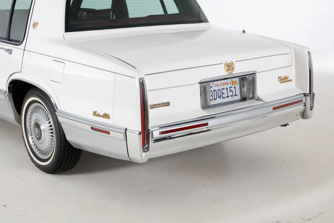 1993 Cadillac DeVille 7th Gen - Image 28 of 31