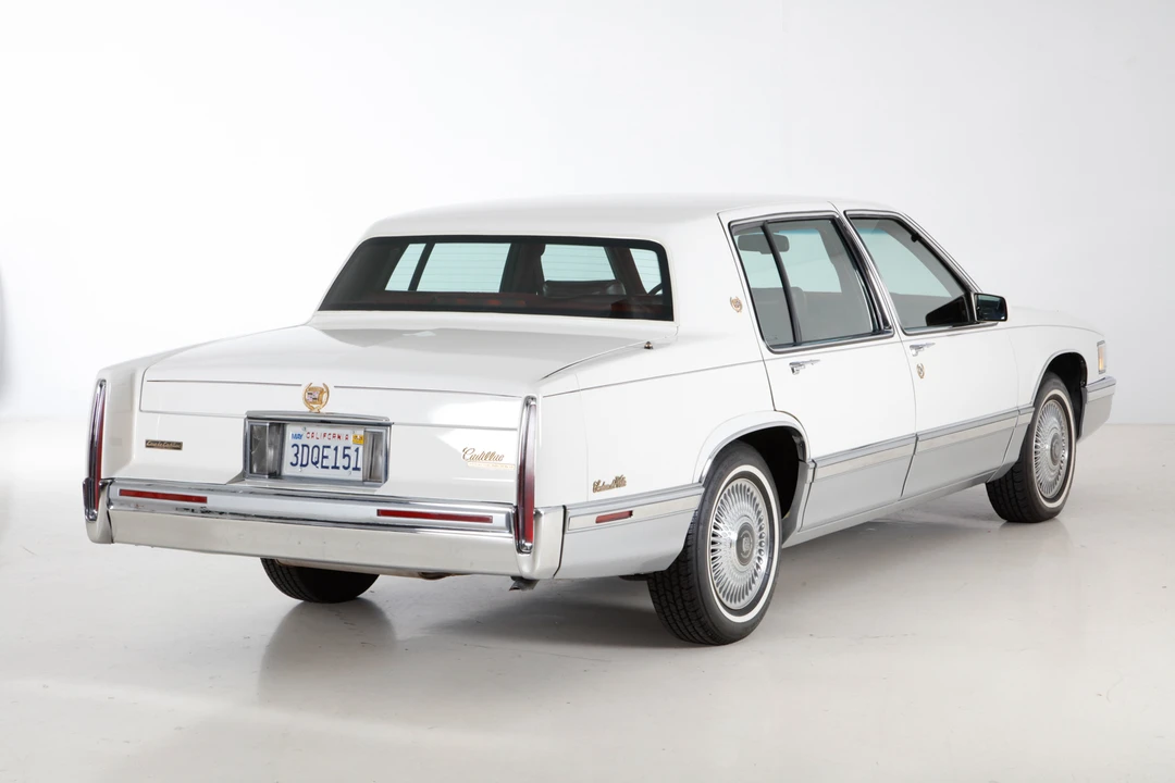 1993 Cadillac DeVille 7th Gen - Image 12 of 31