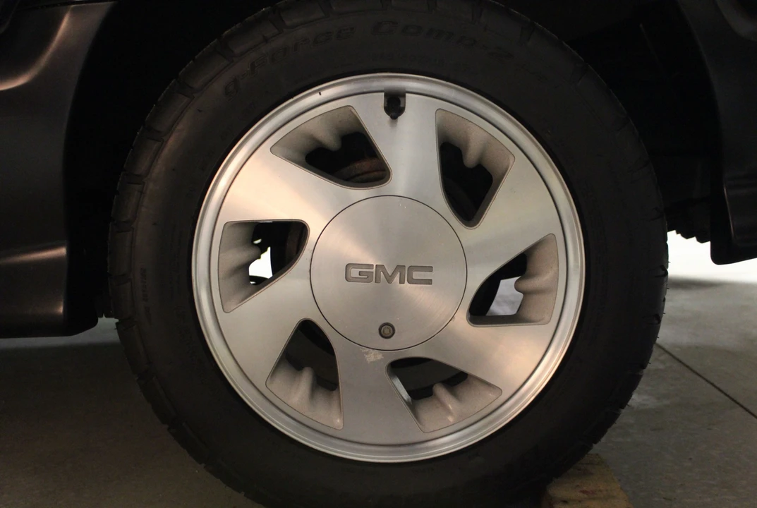 1993 GMC S-15 Jimmy 1st Gen - Image 23 of 31