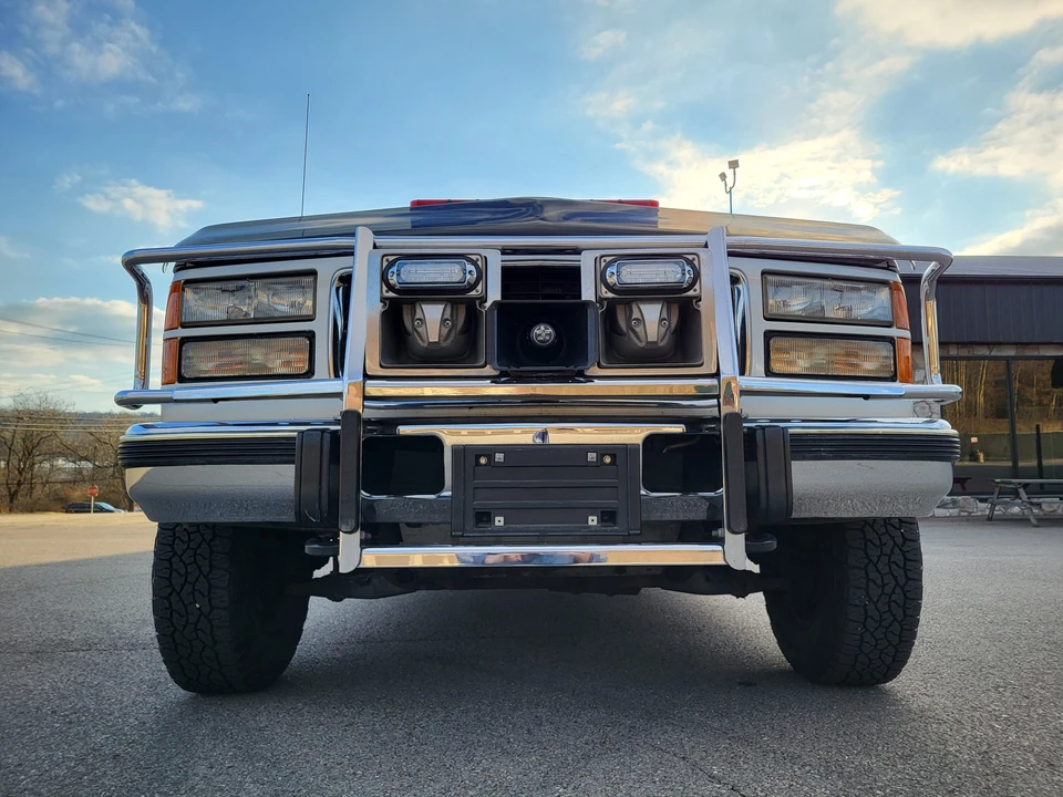 1994 GMC Suburban 8th Gen - Image 11 of 31