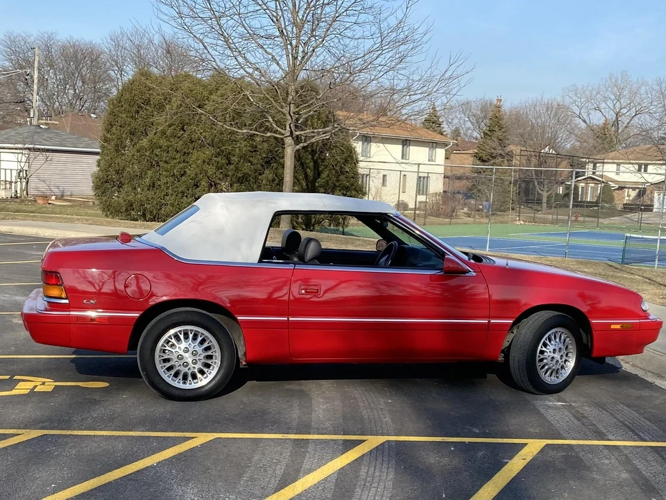 1995 Chrysler LeBaron - Image 14 of 31