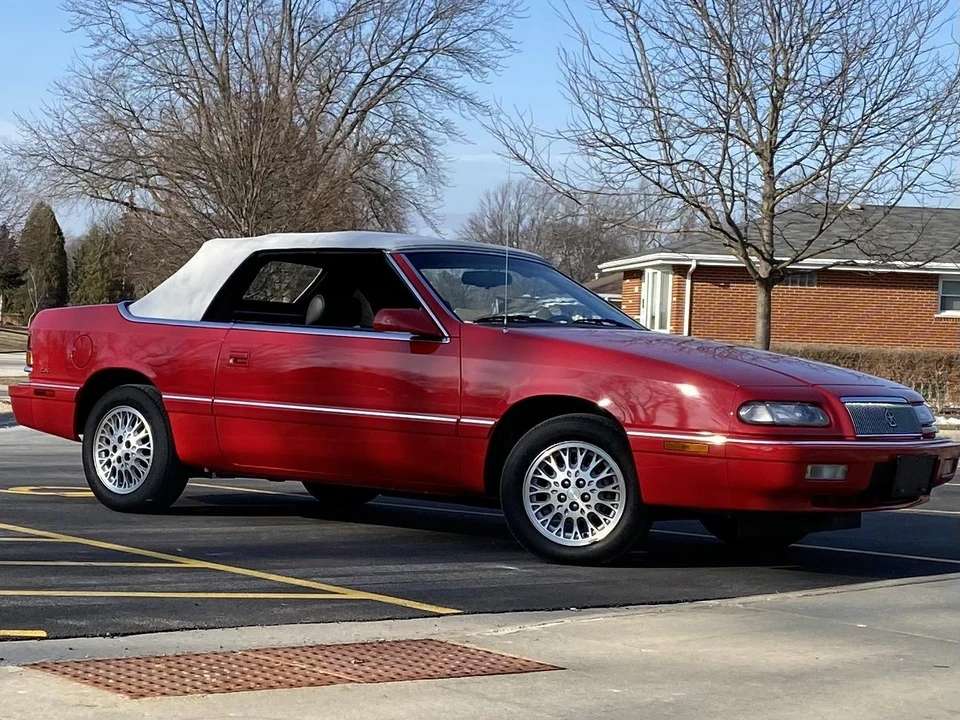 1995 Chrysler LeBaron - Image 15 of 31