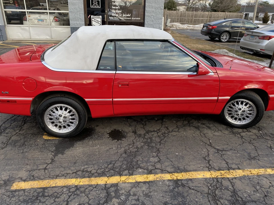 1995 Chrysler LeBaron - Image 16 of 31