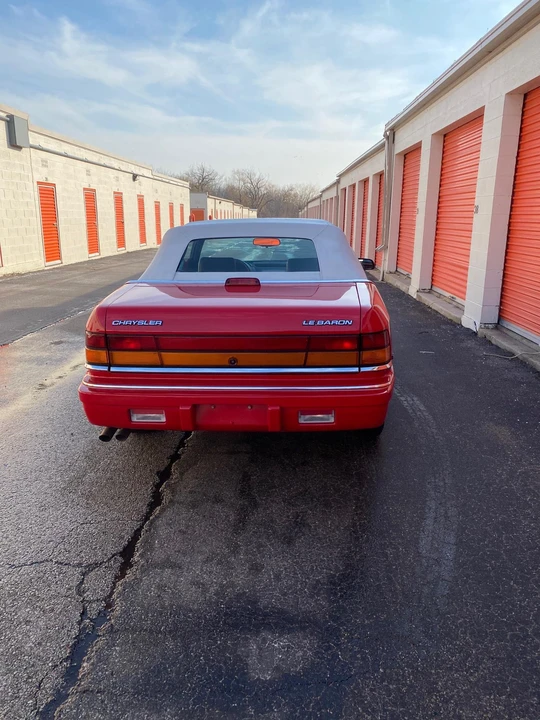 1995 Chrysler LeBaron - Image 17 of 31