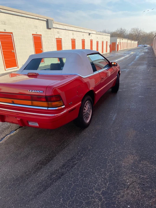 1995 Chrysler LeBaron - Image 19 of 31
