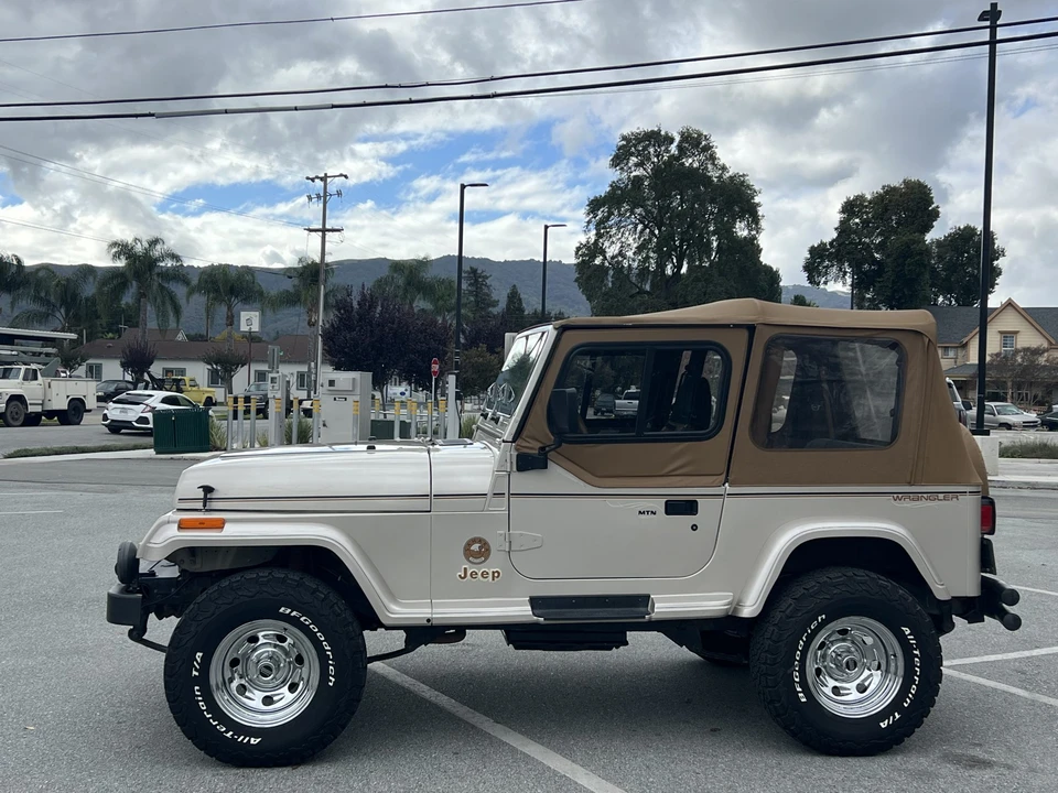 1995 Jeep YJ Wrangler - Image 3 of 31