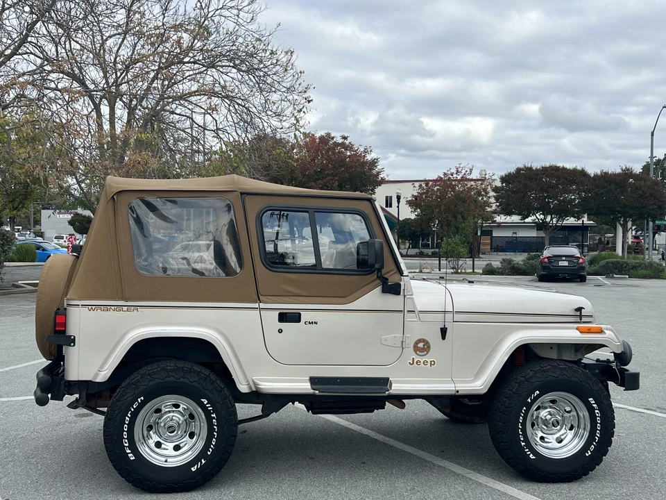 1995 Jeep YJ Wrangler - Image 7 of 31
