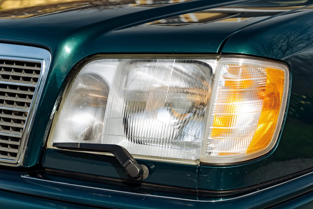1995 Mercedes-Benz W124 E-Class - Image 26 of 31