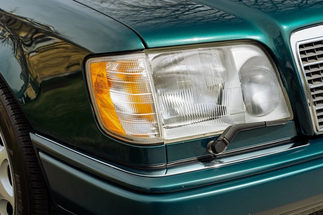 1995 Mercedes-Benz W124 E-Class - Image 27 of 31