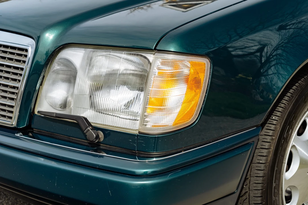 1995 Mercedes-Benz W124 E-Class - Image 25 of 31