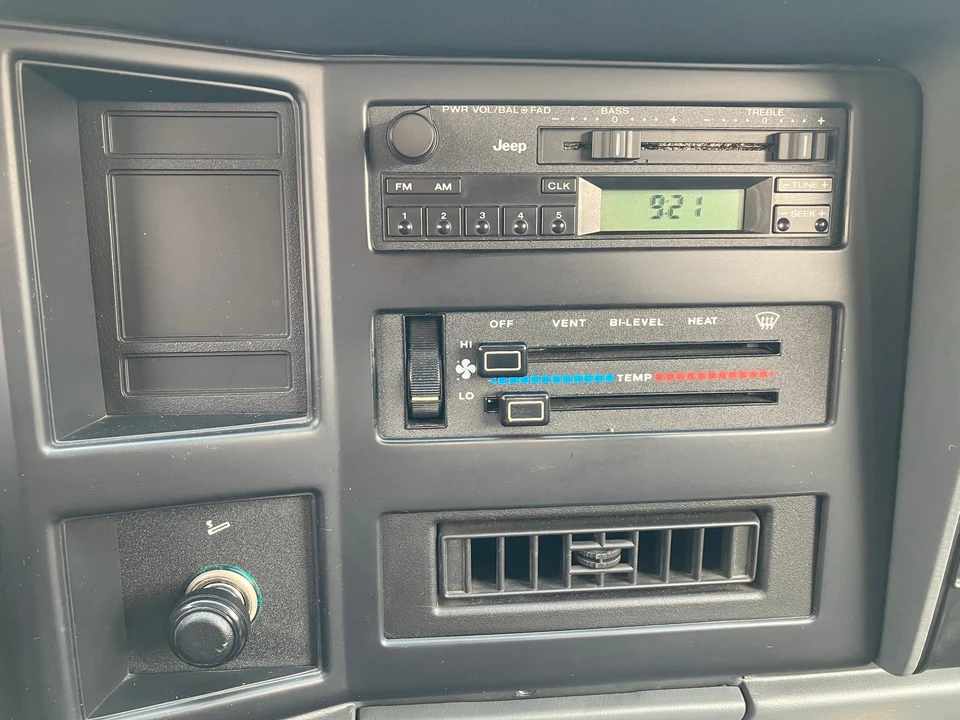 1996 Jeep XJ Cherokee - Image 28 of 31
