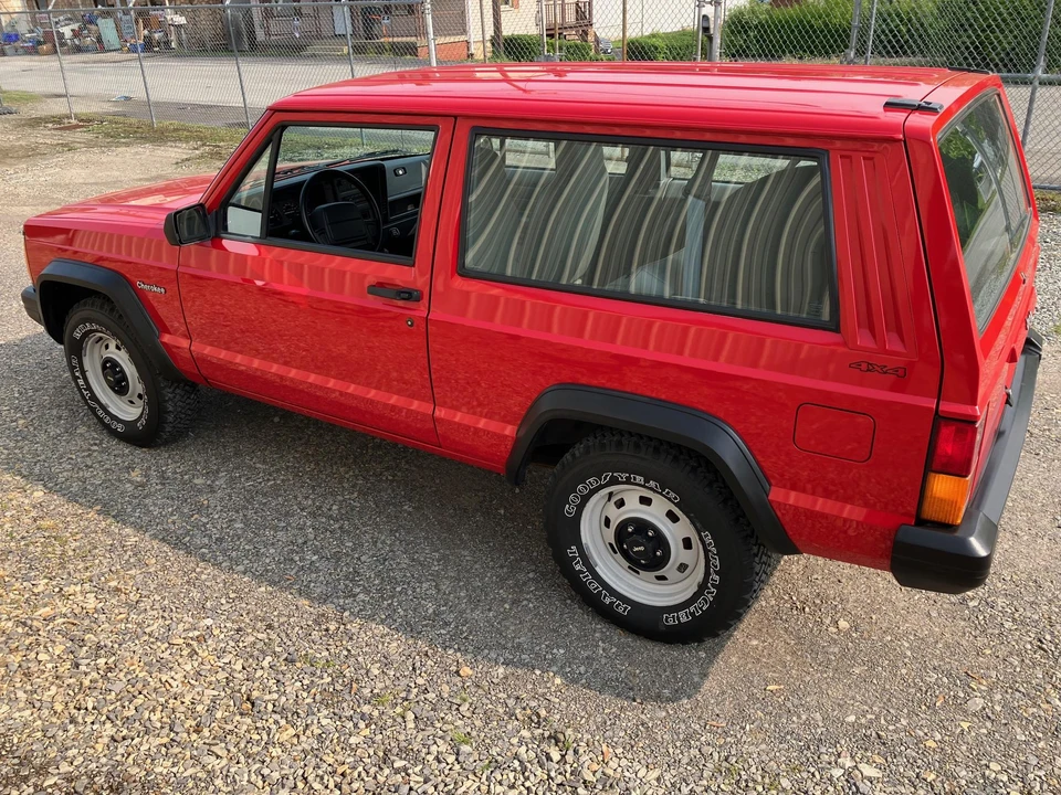 1996 Jeep XJ Cherokee - Image 14 of 31