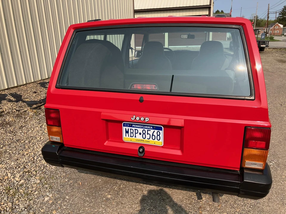 1996 Jeep XJ Cherokee - Image 10 of 31