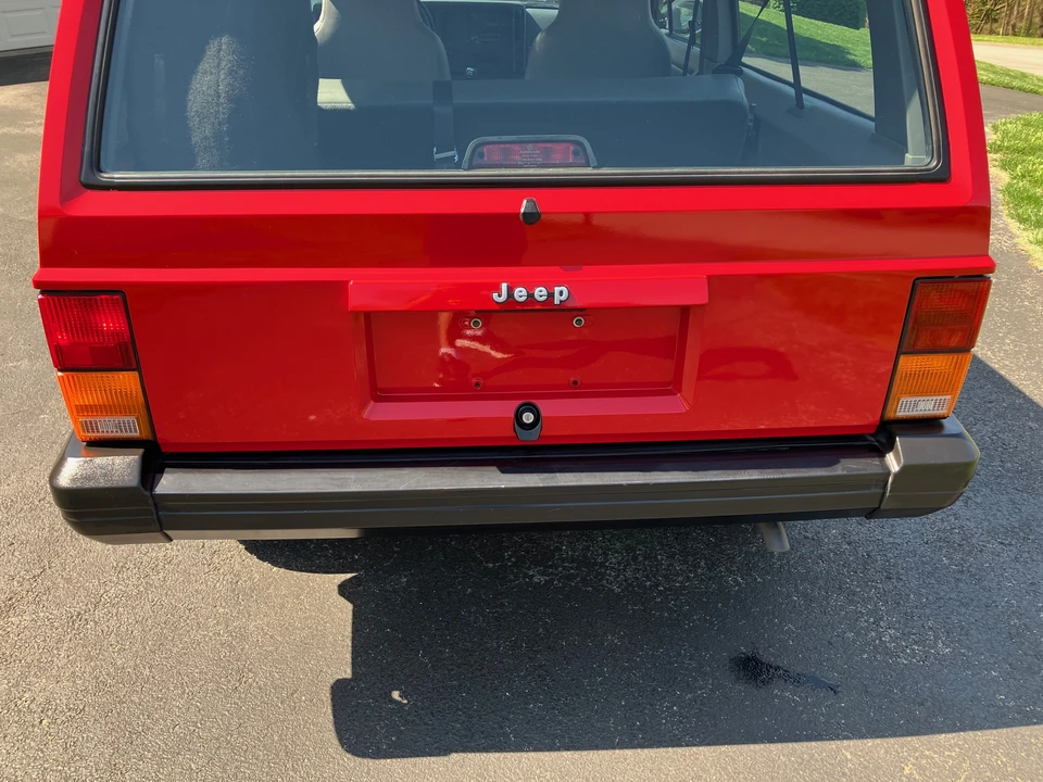 1996 Jeep XJ Cherokee - Image 9 of 31