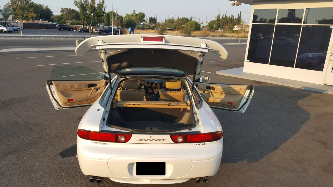 1996 Mitsubishi 3000GT Series 2 - Image 14 of 31