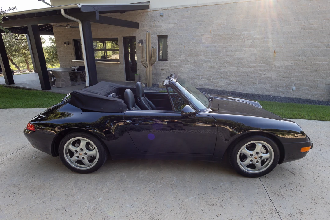 1996 Porsche 993 Carrera 4 - Image 9 of 31